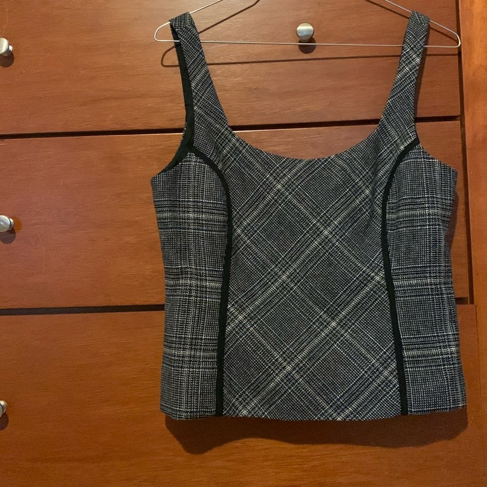 Vest size M